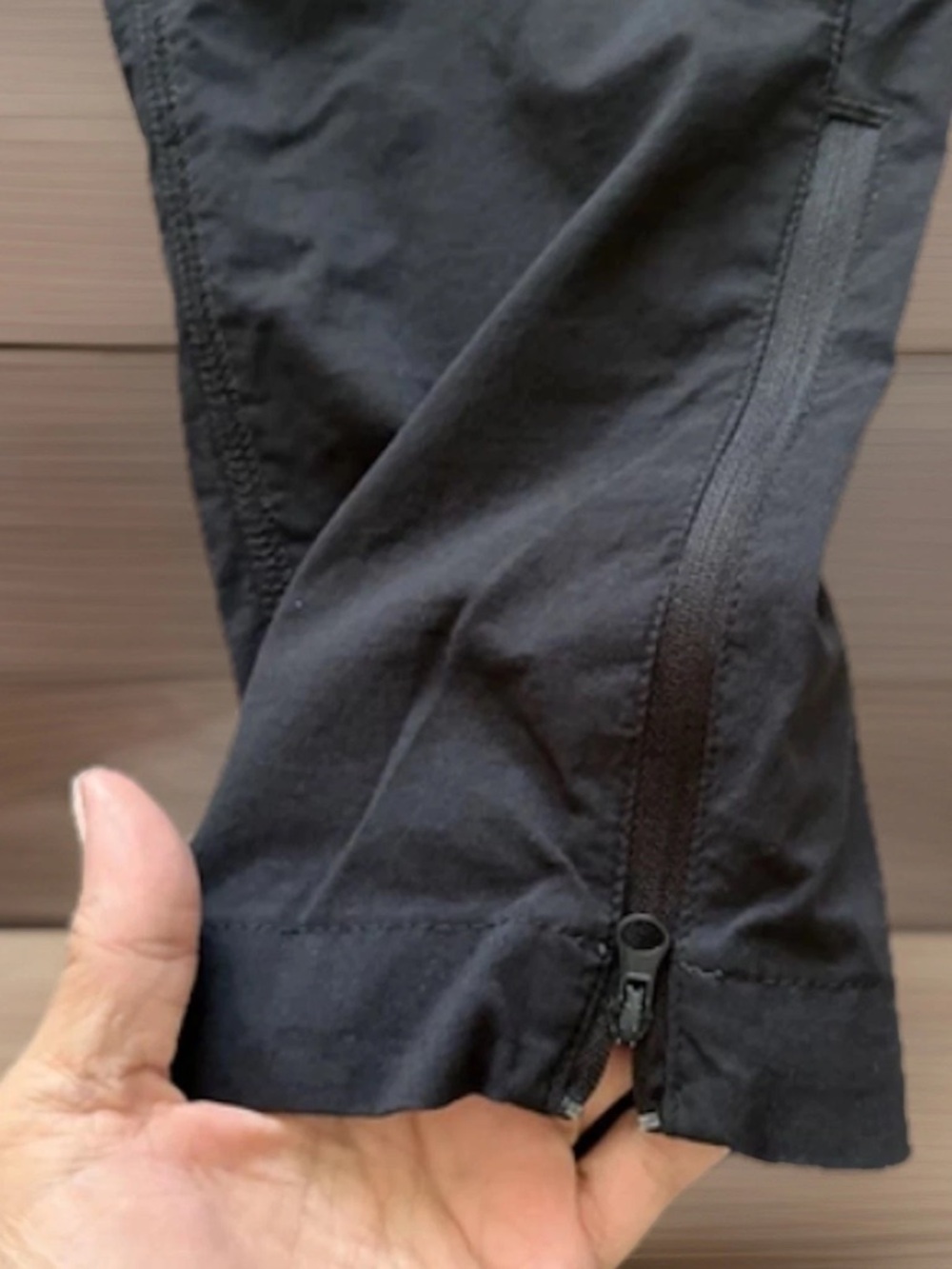 NIKE Pants Mens Small Black Tech Drawcord Waist Zipper Pockets Lightweight Track - Picture 8 of 14